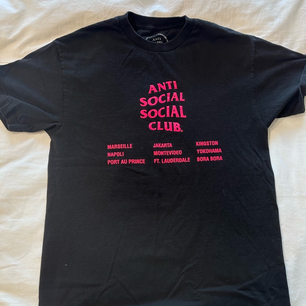 Men’s Anti Social Social Club T shirt - size Large